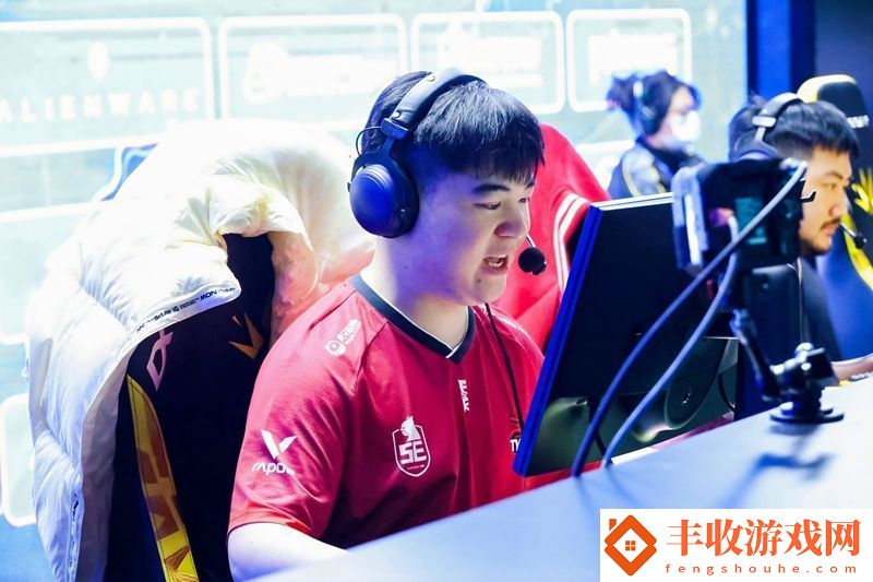 5EPlay現(xiàn)場專訪Jee