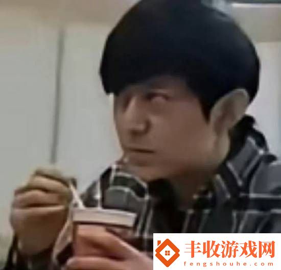 何炅玩自己的贊美食物梗網(wǎng)友